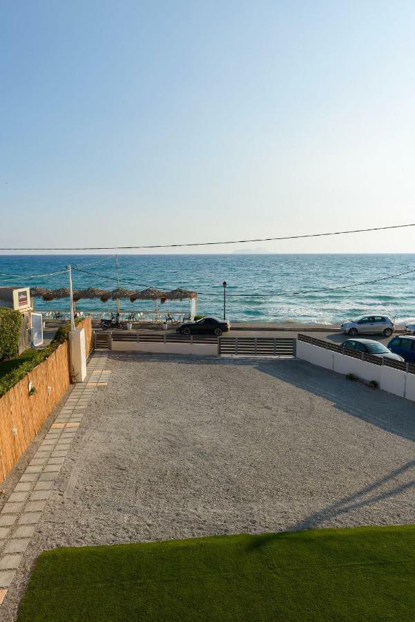 Coral Sea Studio Kokkinos Pirgos Exteriör bild